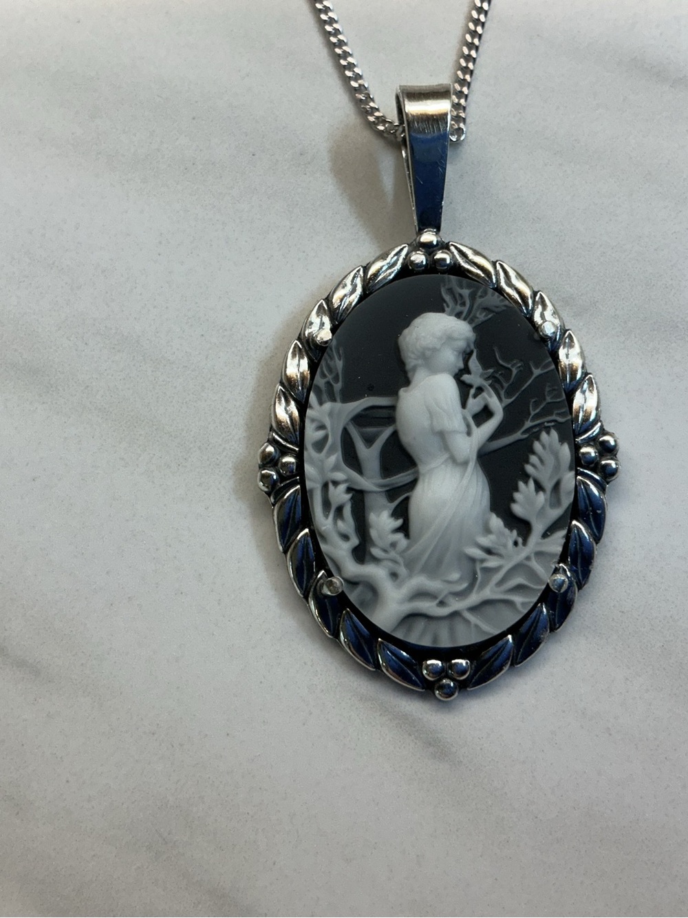 Victorian-Style Black and White Agate Cameo Necklace made in Germany
